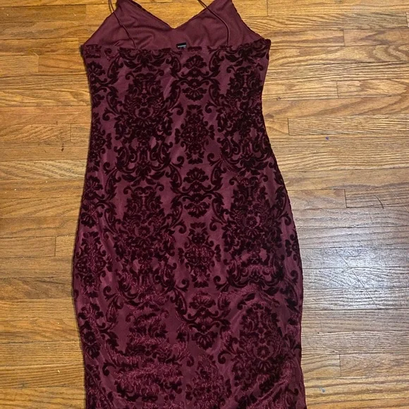 Red Dress With Design - Picture 2 of 2